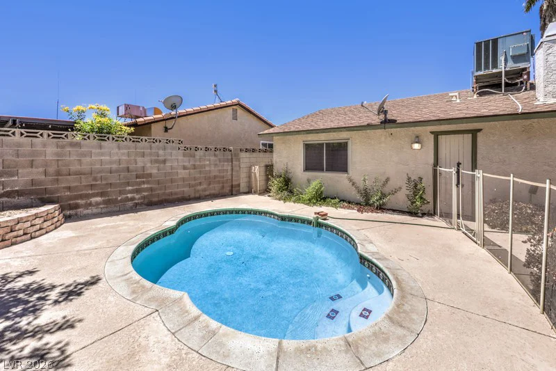 250 Princess Ann, Henderson, NV 89015