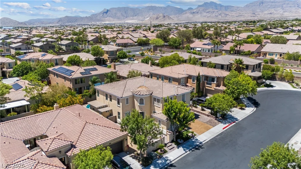 9351 Enchanted Grove, Las Vegas, NV 89149