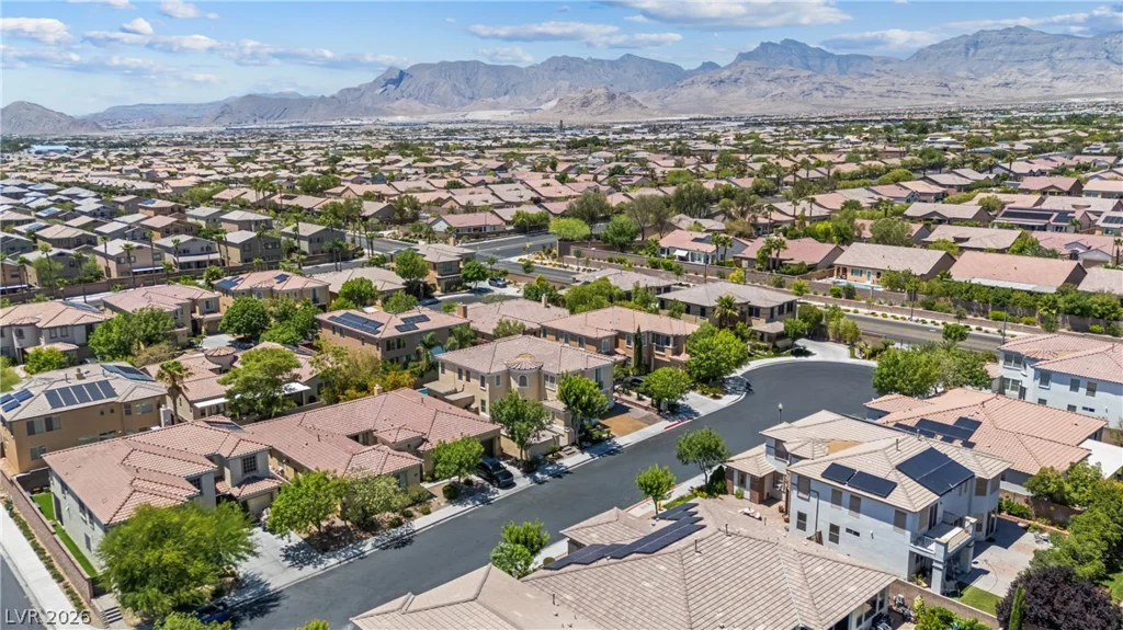 9351 Enchanted Grove, Las Vegas, NV 89149
