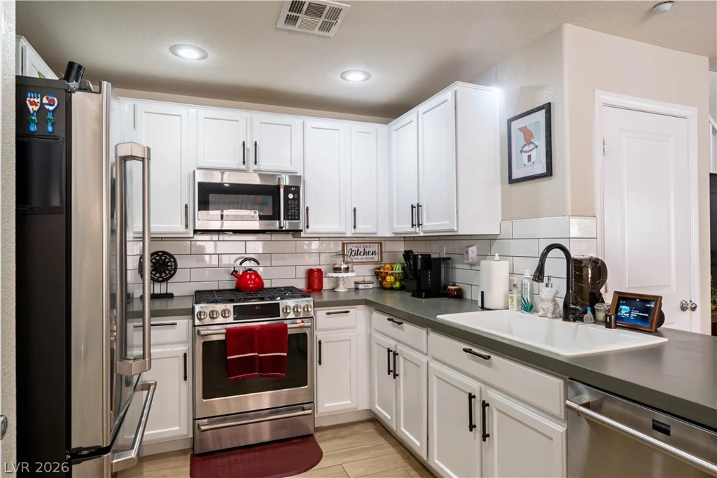 2084 Airy Petals, Henderson, NV 89044