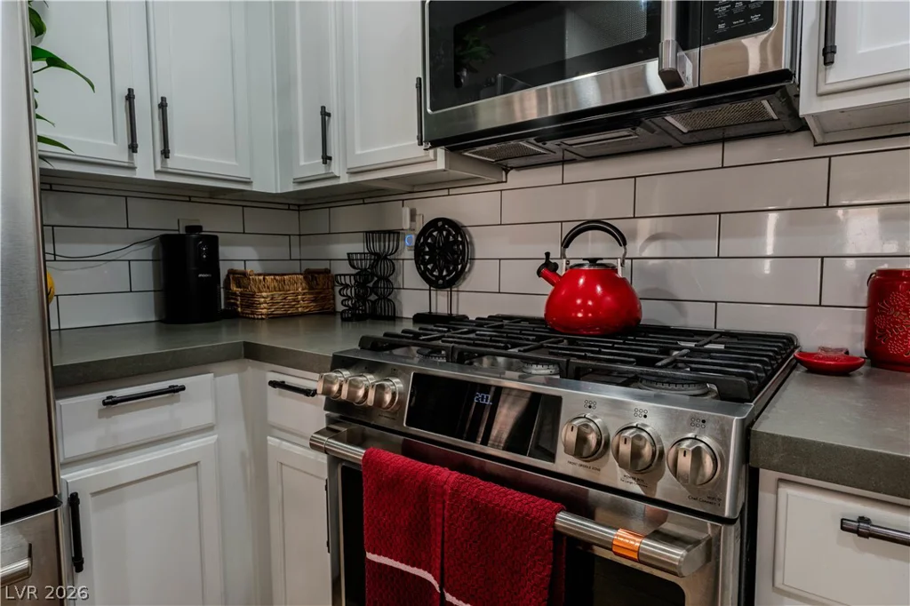 2084 Airy Petals, Henderson, NV 89044