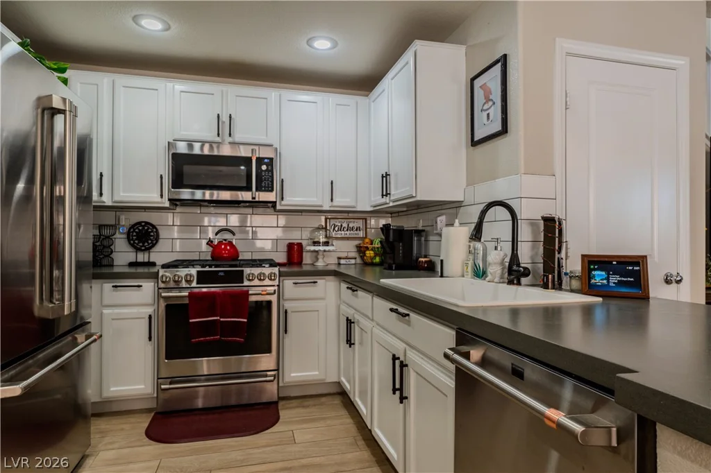 2084 Airy Petals, Henderson, NV 89044