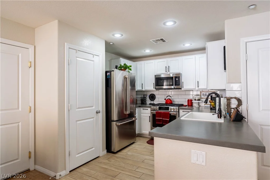 2084 Airy Petals, Henderson, NV 89044