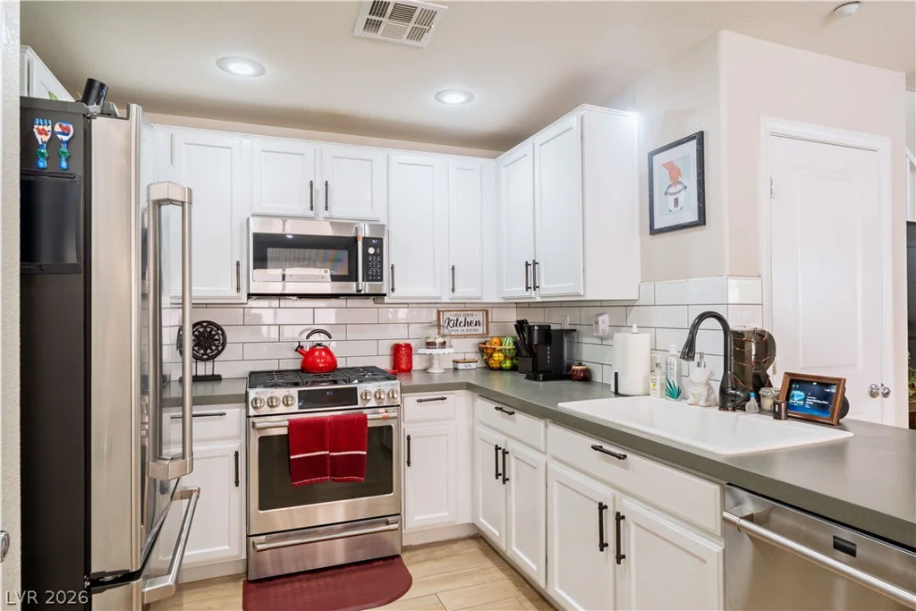2084 Airy Petals, Henderson, NV 89044