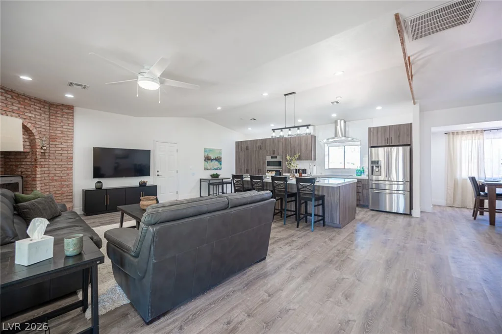 8625 Edmond, Las Vegas, NV 89139