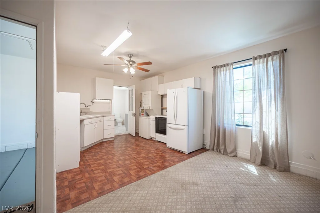 8625 Edmond, Las Vegas, NV 89139