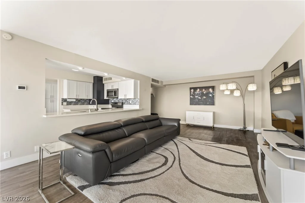 3111 Bel Air, Las Vegas, NV 89109