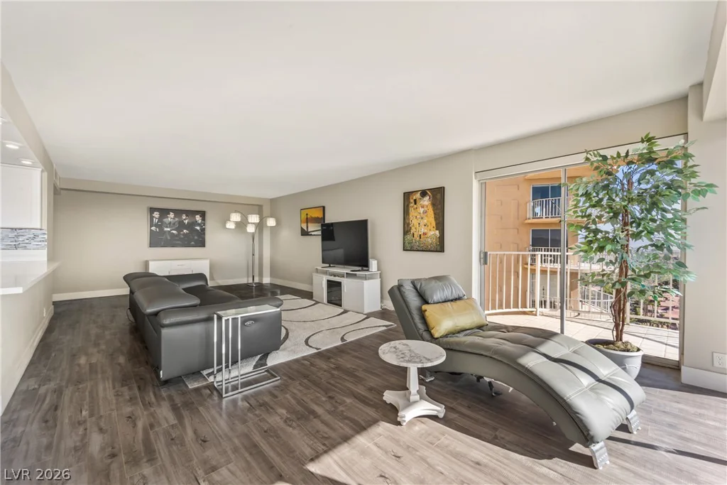3111 Bel Air, Las Vegas, NV 89109