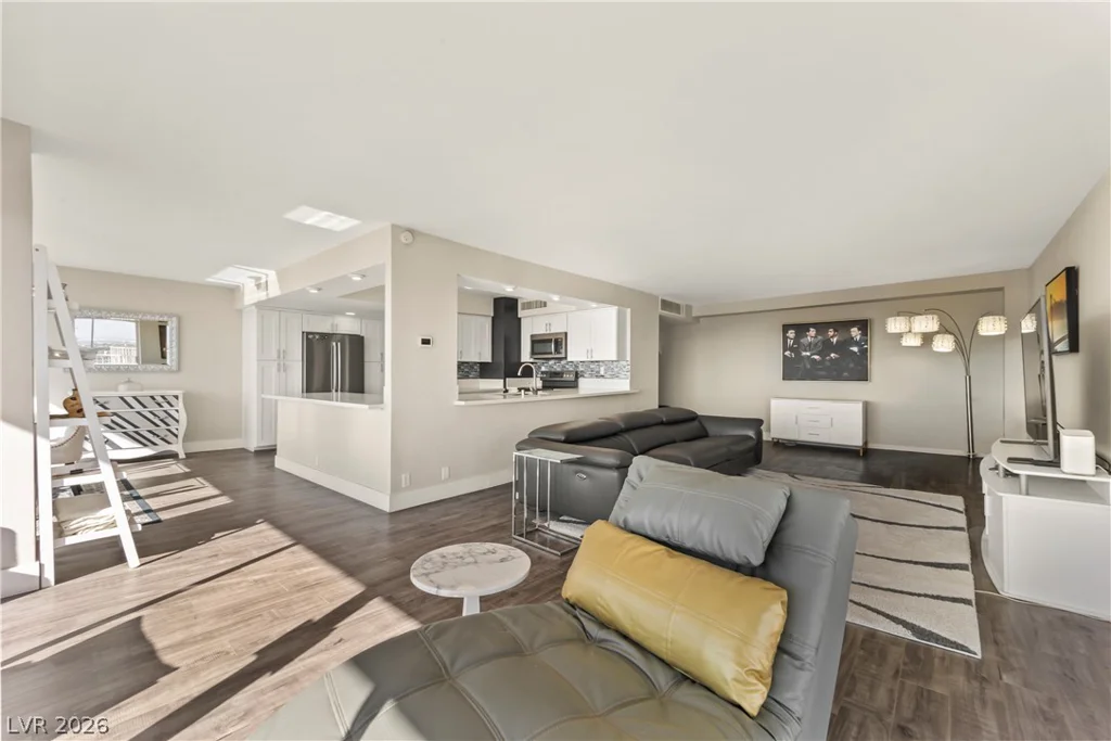 3111 Bel Air, Las Vegas, NV 89109