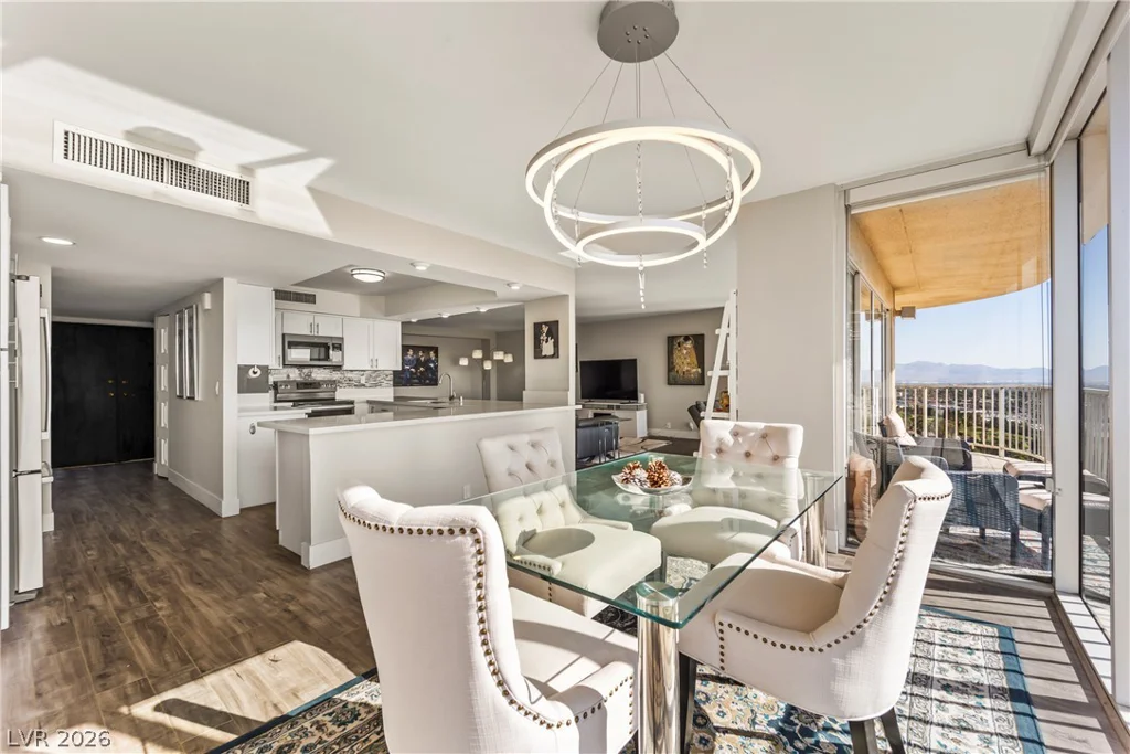 3111 Bel Air, Las Vegas, NV 89109