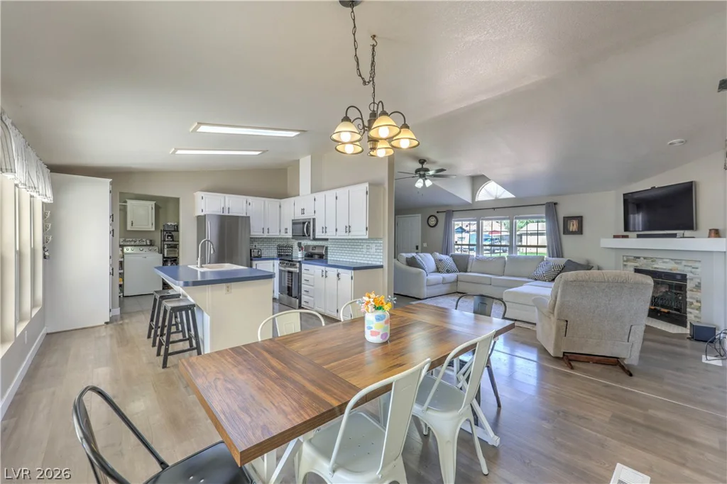 348 Tres Palomas, Overton, NV 89040