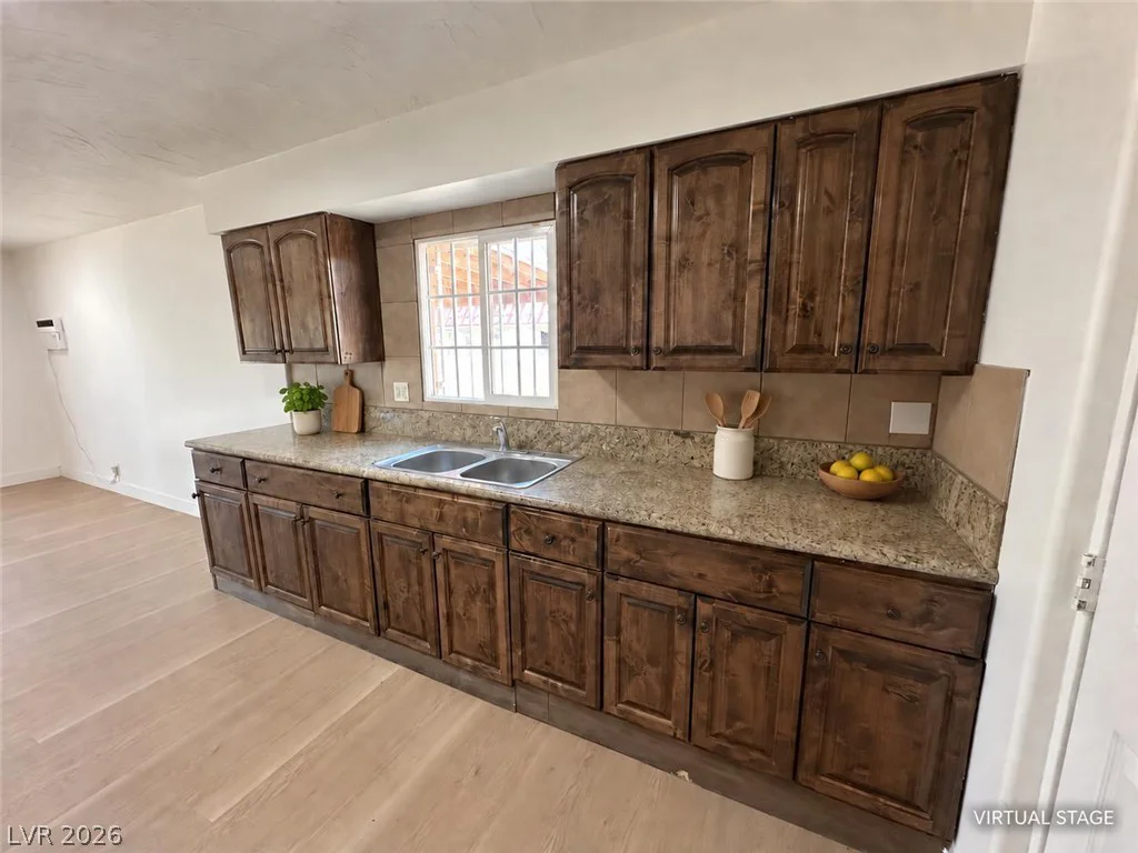 2876 Escuela, Las Vegas, NV 89121