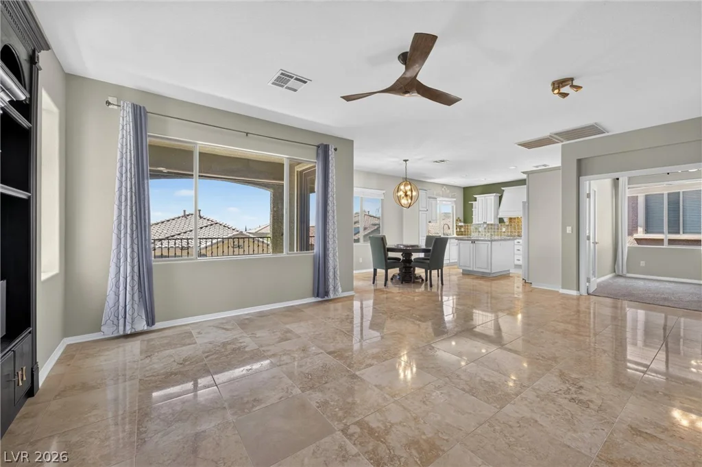 11821 Luna Del Mar, Las Vegas, NV 89138