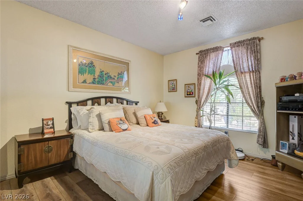 6790 Oakey, Las Vegas, NV 89146