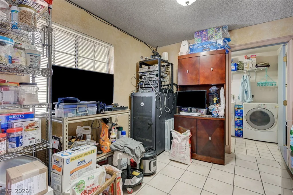 6790 Oakey, Las Vegas, NV 89146
