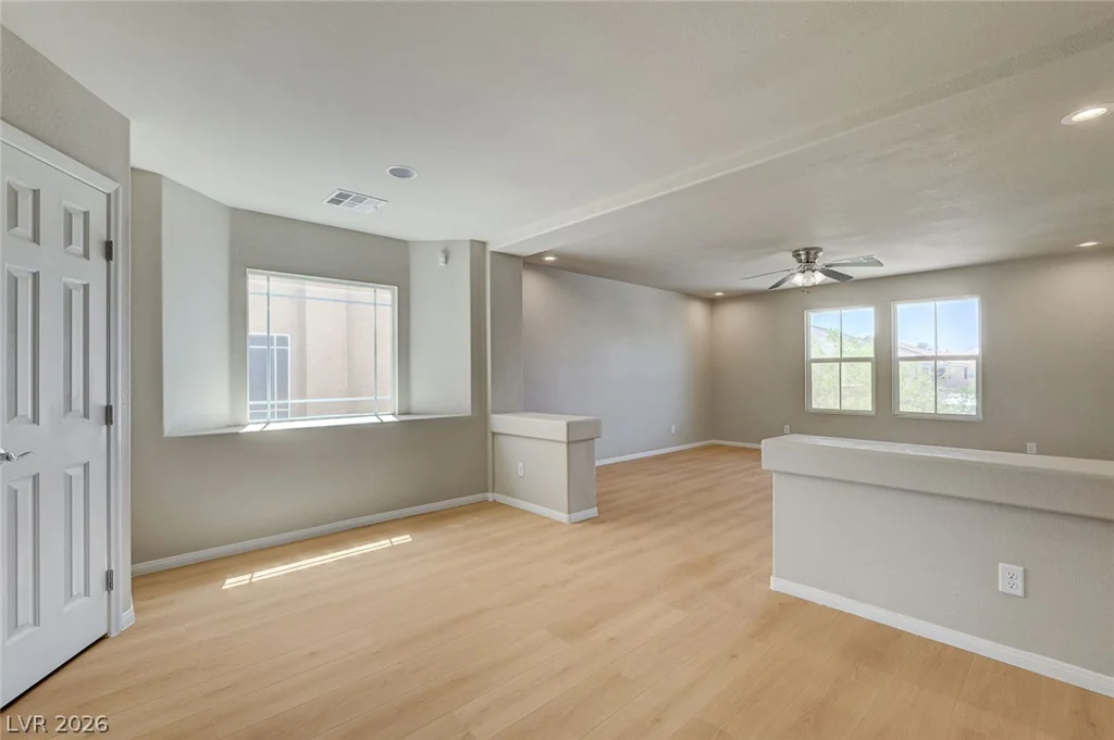 5562 Yarra Valley, Las Vegas, NV 89139