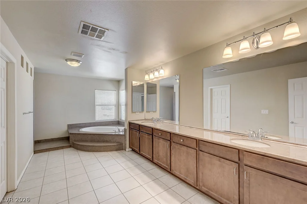 5562 Yarra Valley, Las Vegas, NV 89139