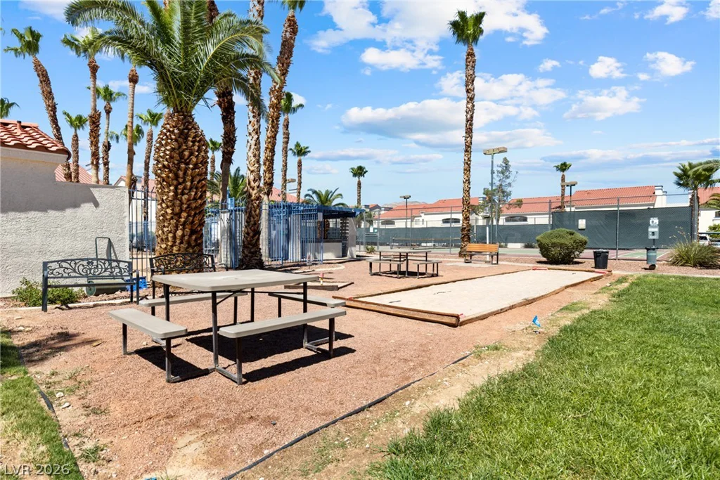 2725 Nellis, Las Vegas, NV 89121