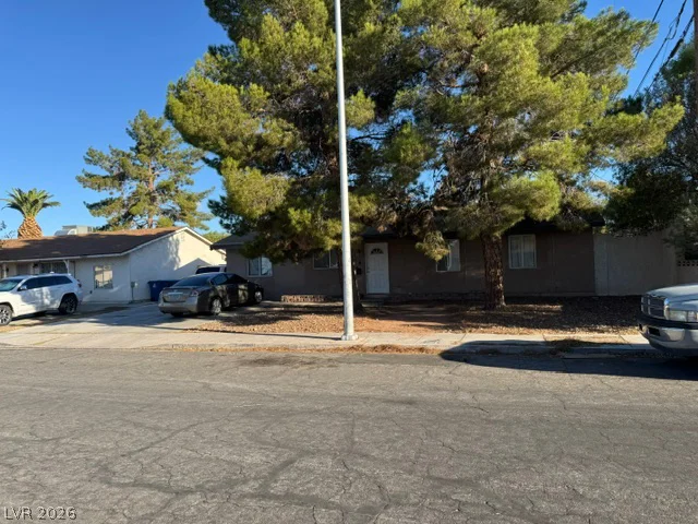 4102 Ogden, Las Vegas, NV 89110