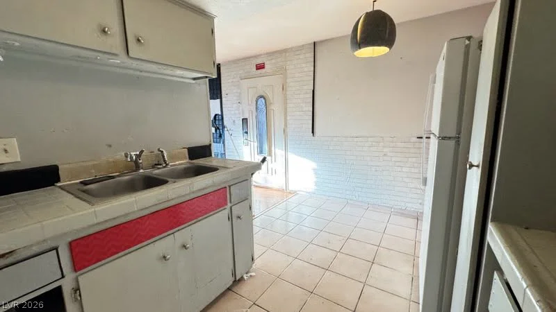 3811 daisy, Las Vegas, NV 89119