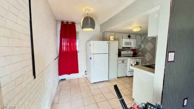 3811 daisy, Las Vegas, NV 89119