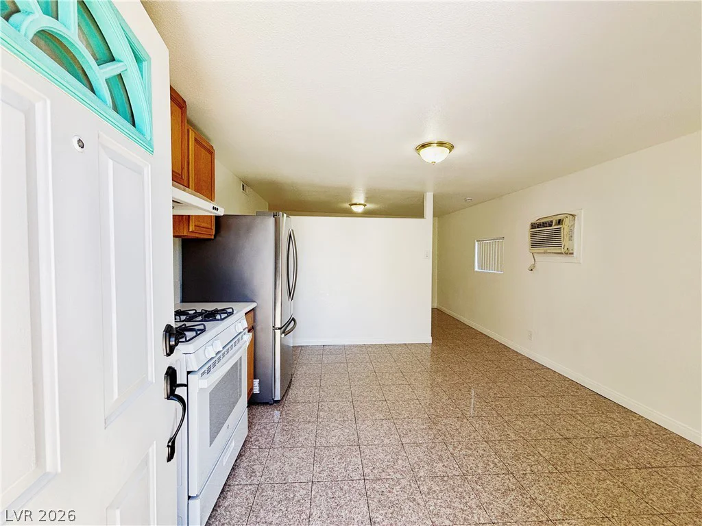 6108 Preston, Las Vegas, NV 89107
