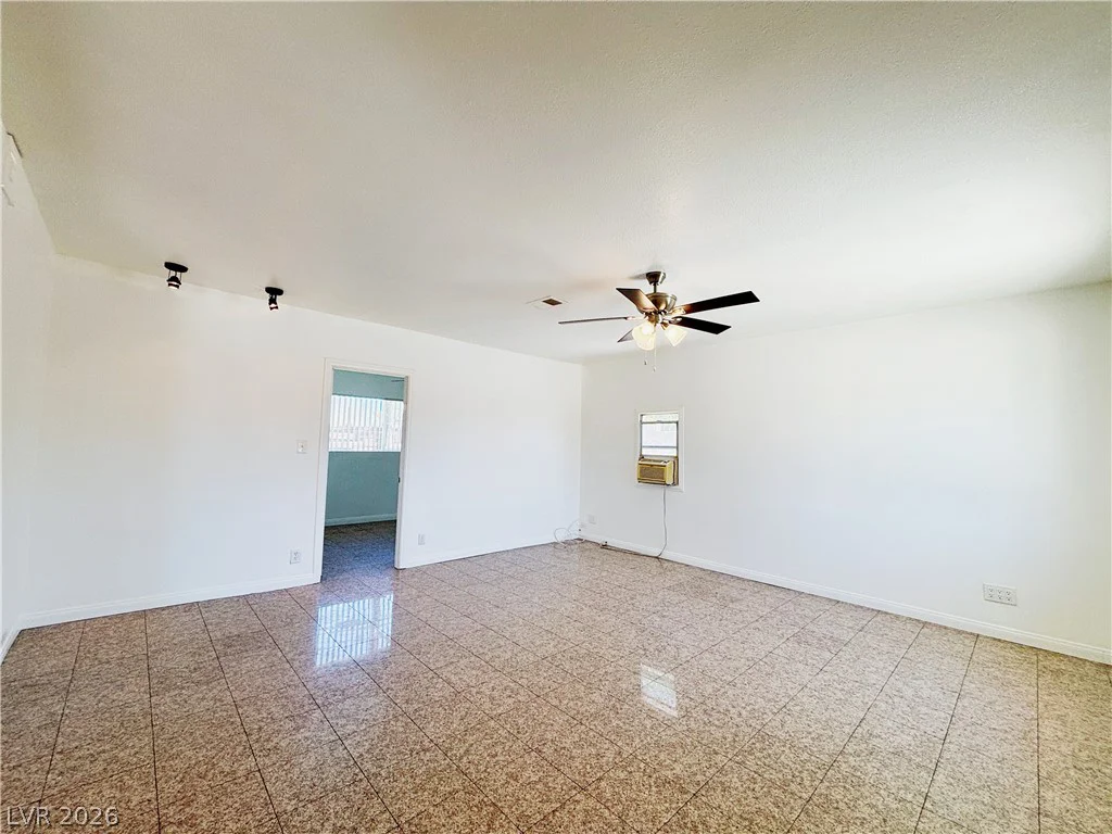 6108 Preston, Las Vegas, NV 89107