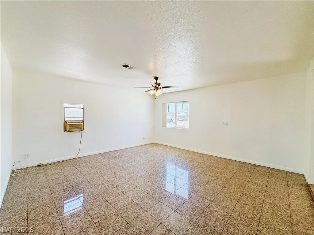 6108 Preston, Las Vegas, NV 89107