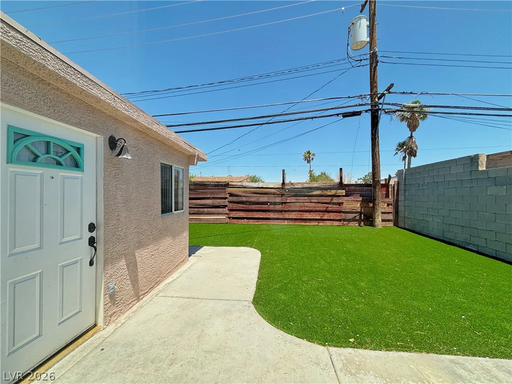 6108 Preston, Las Vegas, NV 89107
