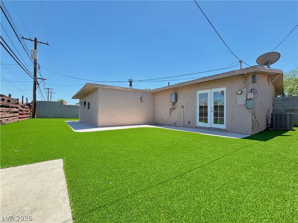 6108 Preston, Las Vegas, NV 89107