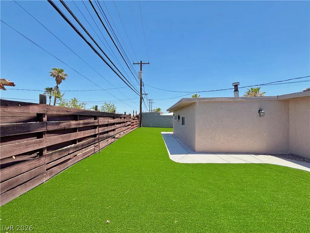 6108 Preston, Las Vegas, NV 89107