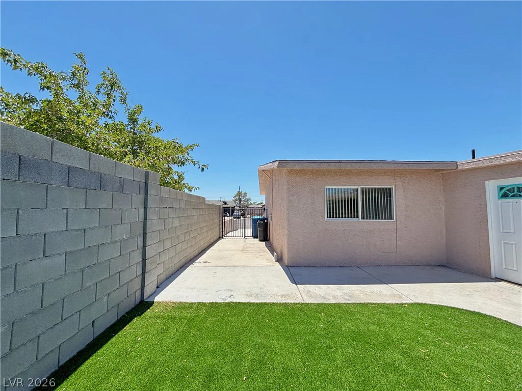 6108 Preston, Las Vegas, NV 89107