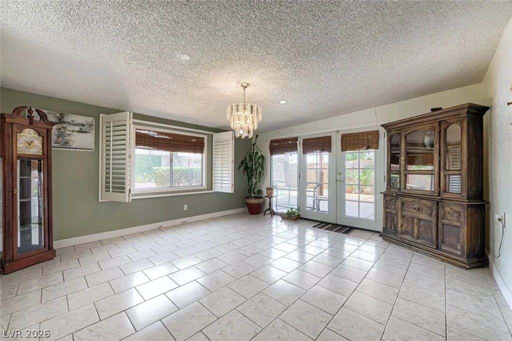 6712 Oak Valley, Las Vegas, NV 89103