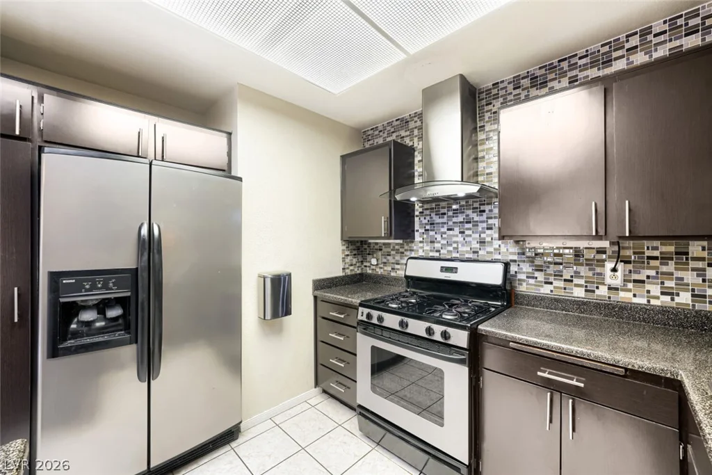 6712 Oak Valley, Las Vegas, NV 89103
