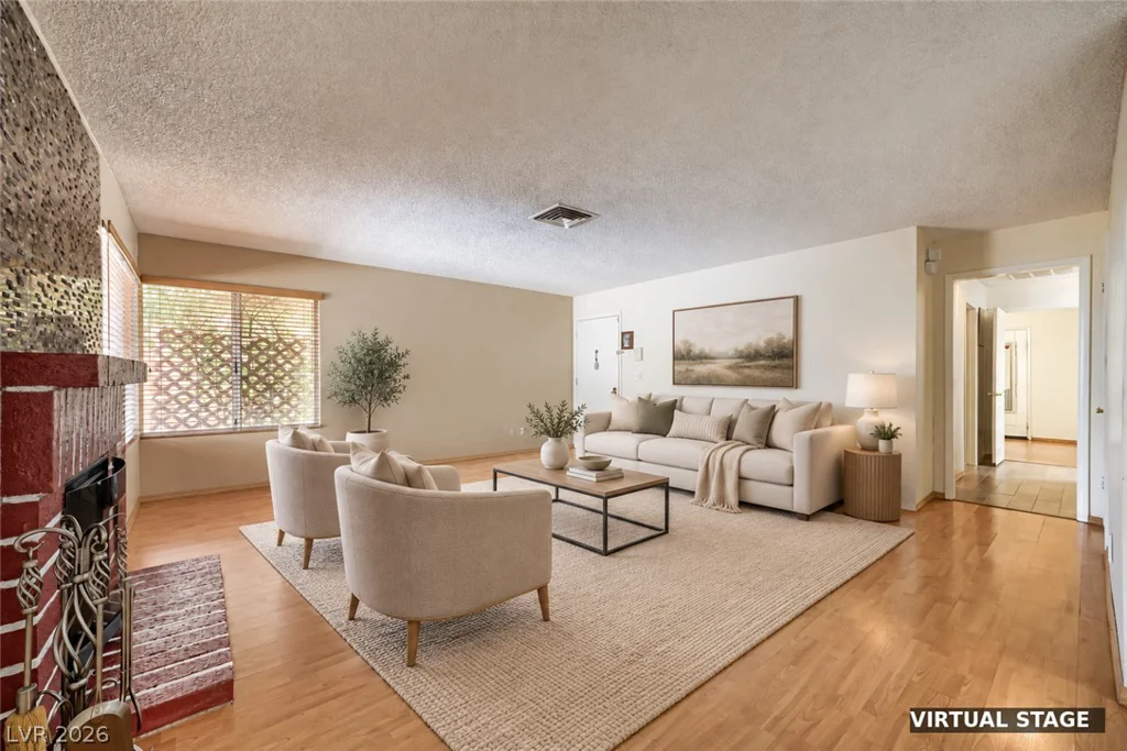 6712 Oak Valley, Las Vegas, NV 89103