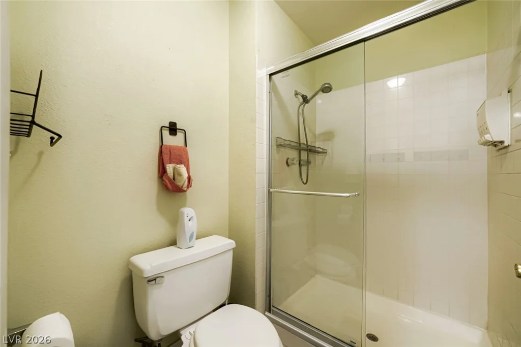 6712 Oak Valley, Las Vegas, NV 89103