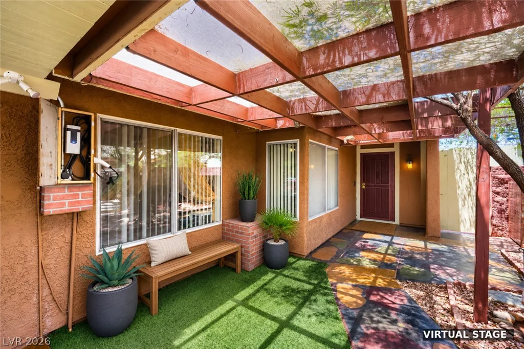 6712 Oak Valley, Las Vegas, NV 89103