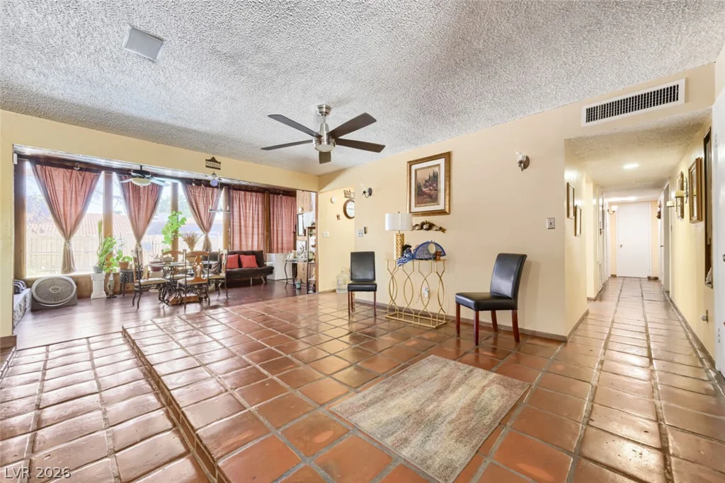 3572 Regents, Las Vegas, NV 89121