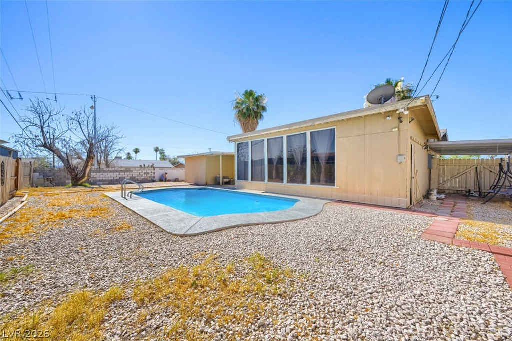 3572 Regents, Las Vegas, NV 89121