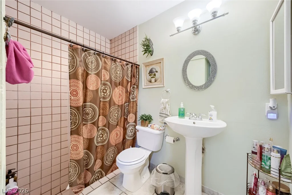 3572 Regents, Las Vegas, NV 89121