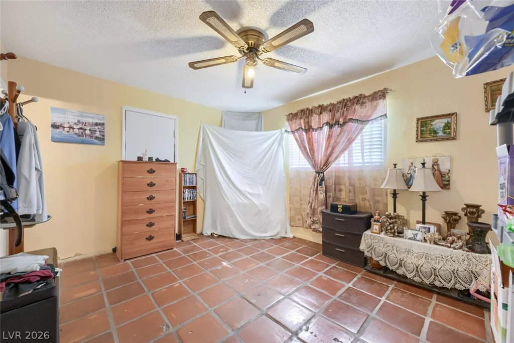 3572 Regents, Las Vegas, NV 89121