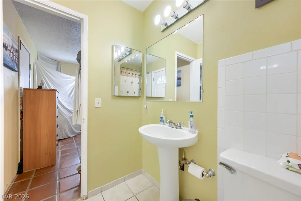 3572 Regents, Las Vegas, NV 89121