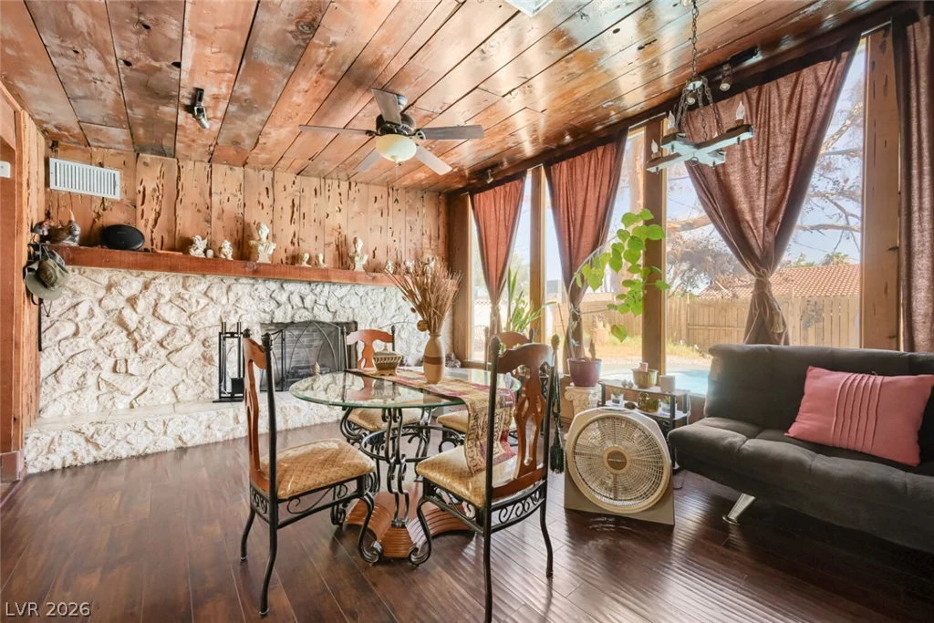 3572 Regents, Las Vegas, NV 89121