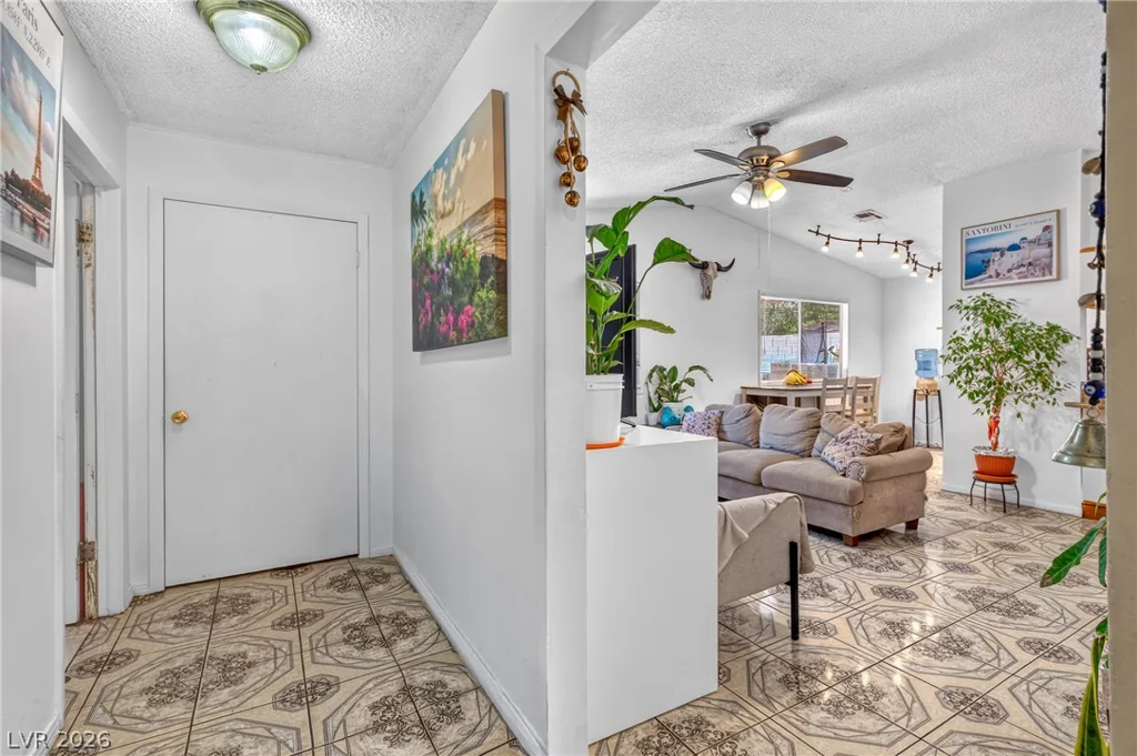 2224 La Sombra, Las Vegas, NV 89108