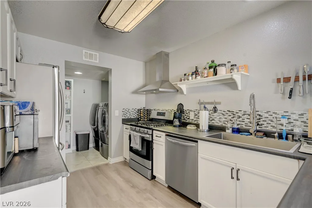8012 Delbonita, Las Vegas, NV 89147