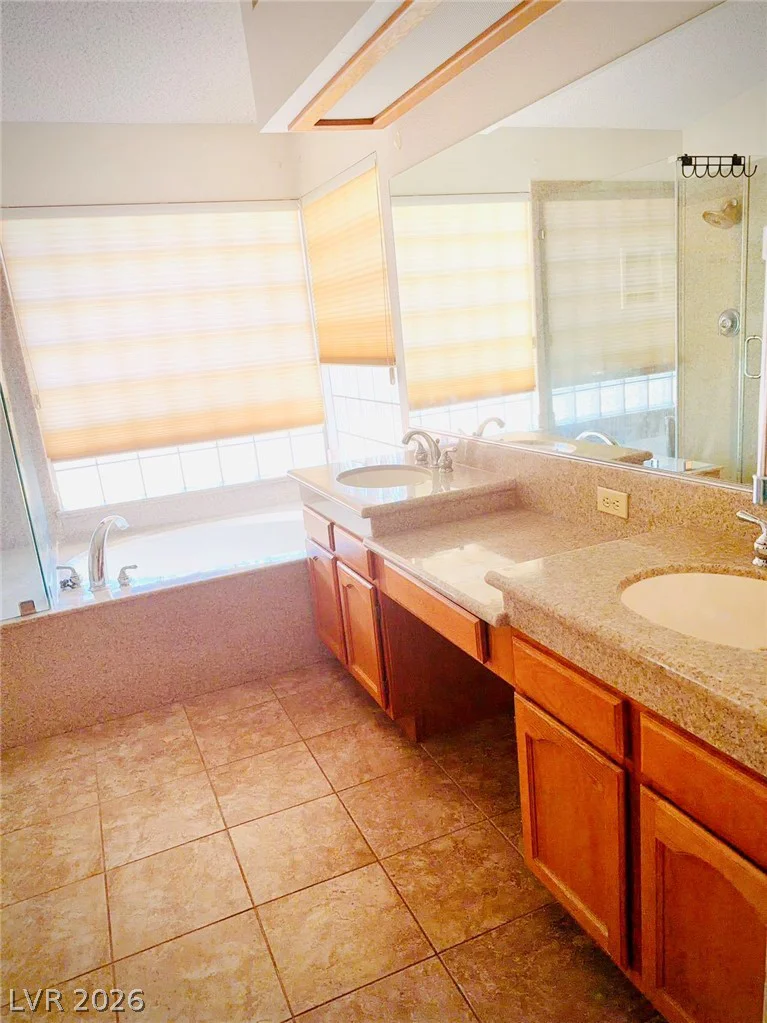 8405 Justine, Las Vegas, NV 89128
