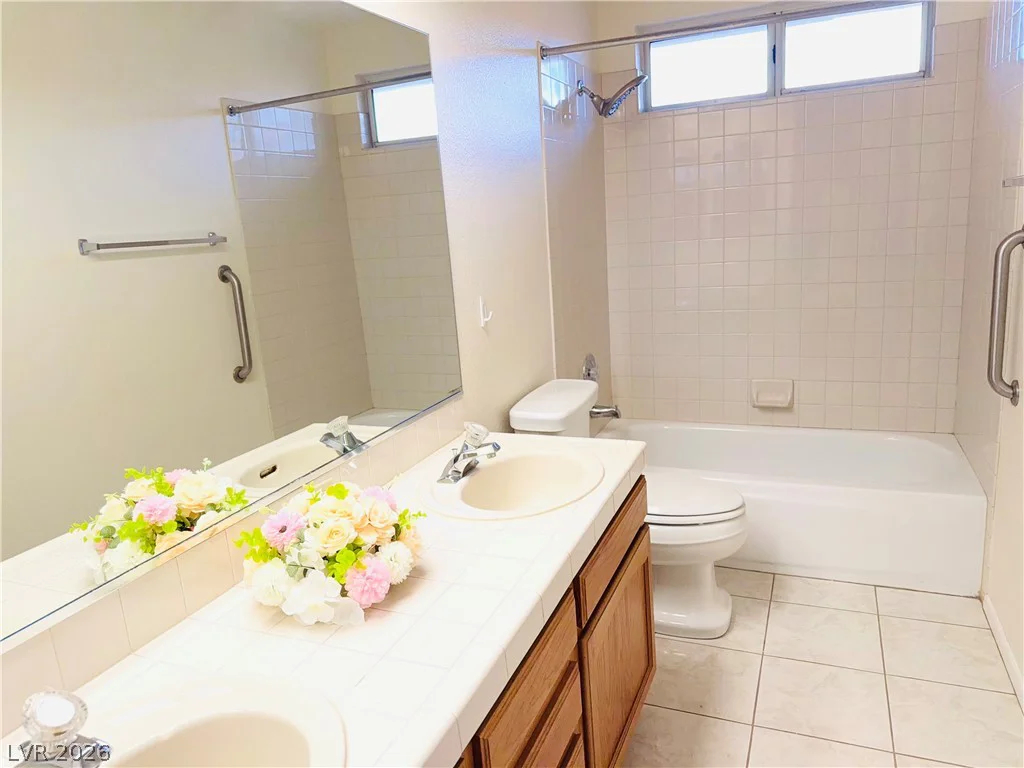 8405 Justine, Las Vegas, NV 89128