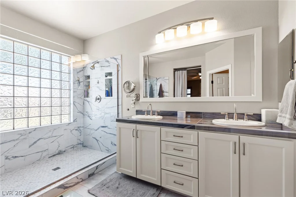 194 Glenbrook Estates, Las Vegas, NV 89183