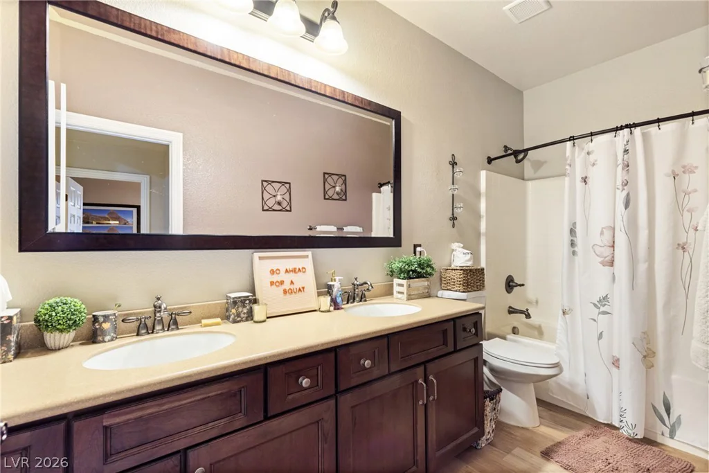 194 Glenbrook Estates, Las Vegas, NV 89183