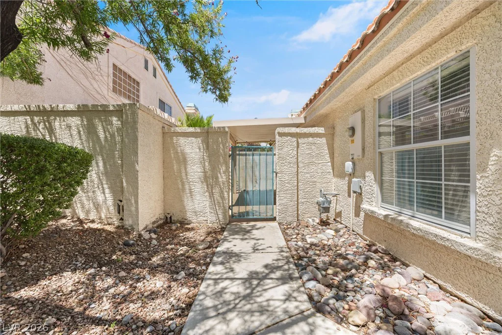 7912 Laurena, Las Vegas, NV 89147